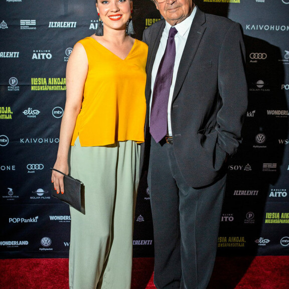 Ohhoh, suosikkinäyttelijältä udeltiin intiimejä hakiessaan vuokra-asuntoa: Ne kysymykset loukkasivat! Suvi-Tuuli Karhu ja Heikki Kinnunen