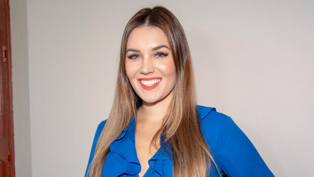 Nyt on melkoinen seksipommien seurue! Miss Suomi julkaisi hemaisevia kuvia Miss Universum -kaveriensa kanssa, poseeraavat bikineissä - kuvat! Michaela Söderholm