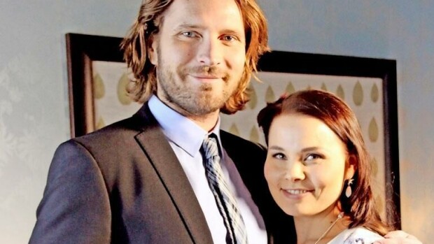 Uusi päivä -sarjan rakastavaisten Kai Vaineen ja Sanni Haahdenmaan iloinen yllätys: Vauva tulossa! Kai Vaine ja Sanni