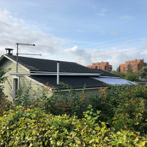 Tältä näyttää rahanpesusta syytetyn lelusalakuljettajan kohuttu puutarhamökki: kuin viidakon keskellä – kuvat! Rami Adhamin mökki.