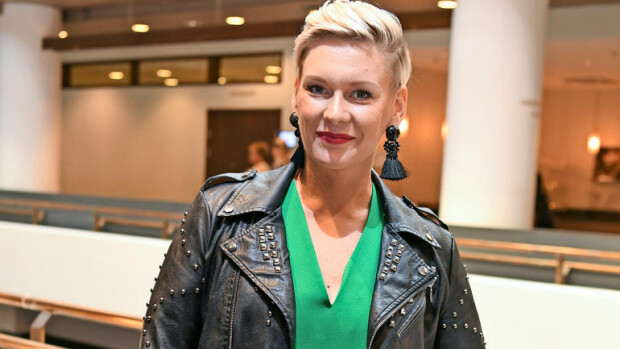 Eronnut ex-missi Heidi Sohlberg asetti lapset parisuhteen edelle: Mies ei löydy etsimällä! Heidi Sohlberg on kranttu miesten suhteen.
