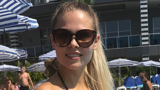 Uhkea missifinalisti Milla-Mari on kokenut julkisuuden varjopuolen: Miehiltä ahdistavia viestejä ja kuvia! Katso uusi upea bikinikuva! Milla-Mari