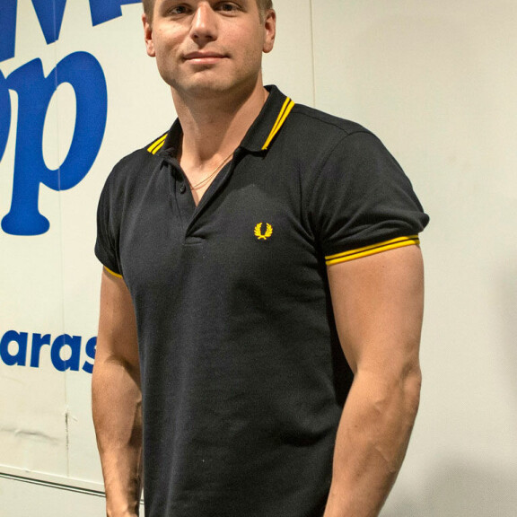 Hovimuusikko- Ilkka on noussut kuuluisuuteen Radio Suomipopin aamushown myötä. Hovimuusikko- Ilkka on noussut kuuluisuuteen Radio Suomipopin aamushown myötä.