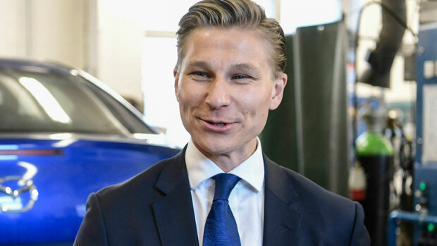 Oikeusministeri Antti Häkkänen ja Henna-rakas: Avoliitto ja jouluvauva! Antti Häkkänen saa vauvan.