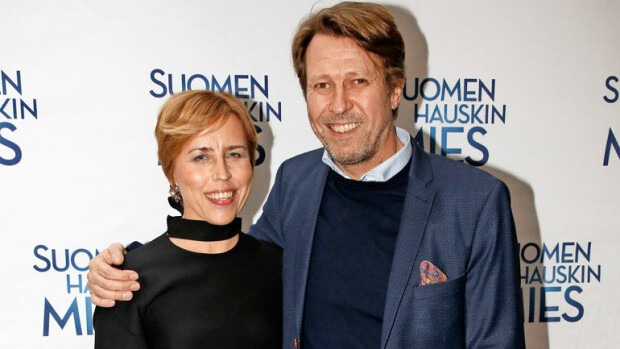 Näyttelijä Martti Suosalo ja ohjaaja-puoliso hankkivat 200 000 euron mökkitilukset – kuvat! Martti Suosalo ja Virpi Suutari maksoivat mökistään 200 000 euroa.