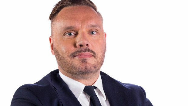 Diili-Kallen elämässä kuohuu: vaimo hakee avioeroa! Kalle Ström kilpailee Diilissä.