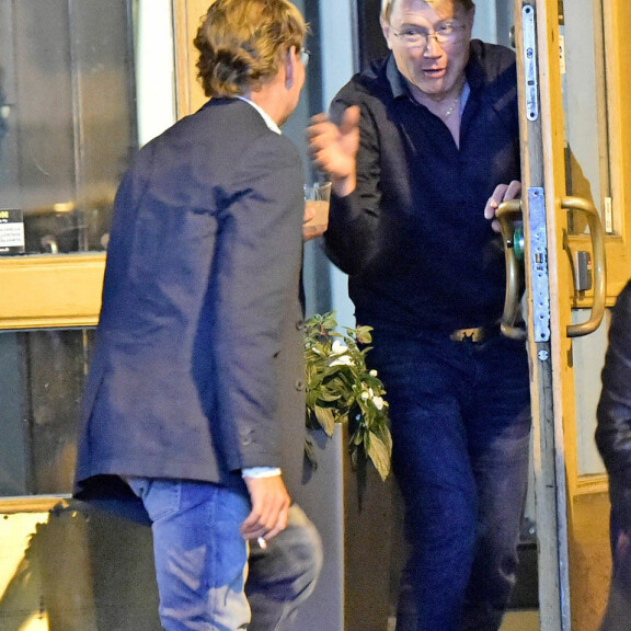 Mikan juhlissa Helsingin keskustassa riitti vieraita, ja päivänsankari toimi lupsakkaana isäntänä. Mikan juhlissa Helsingin keskustassa riitti vieraita, ja päivänsankari toimi lupsakkaana isäntänä.