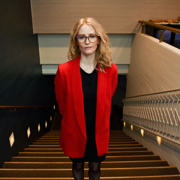 Malla Malmivaara ei ollut ennen tehnyt niin klassista Suomi-elokuvaa kuin mitä Olavi Virta on. – En, mutta se oli ihanaa! Vanhaa epookkia oli hauska tehdä, kaunotar kertoo. Malla Malmivaara ei ollut ennen tehnyt niin klassista Suomi-elokuvaa kuin mitä Olavi Virta on. – En, mutta se oli ihanaa! Vanhaa epookkia oli hauska tehdä, kaunotar kertoo.