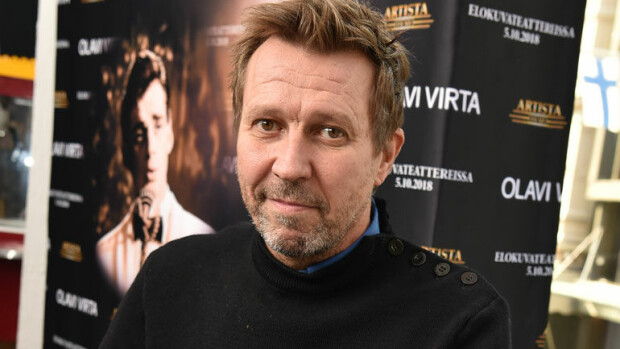 Näyttelijä Martti Suosalo asuu idyllisessä puutalossa - kuva! ”Mahdumme koko perhe juuri ja juuri asumaan!” Martti Suosalo asuu puutalossa.