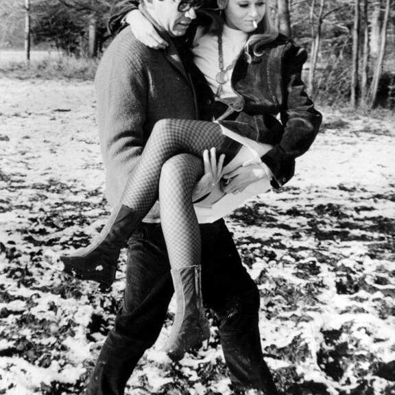 Ryhmäseksiä, avioeroja ja syömishäiriö - näyttelijälegenda Jane Fondan elämästä paljastava dokumentti: ”Häpeän silikonejani!” Roger Vadim ja Jane Fonda