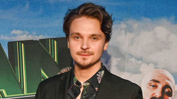 Podcast: Roope Salmisen hittibiisi syntyi pitkän ryyppyputken jälkeen: 'Dokaaminen on v*tun ihanaa' Roope Salminen