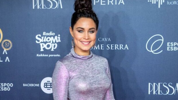 Anna Abreu edusti rintsikat paljastavassa asussa - kuva! 'Tyylini on yksinkertainen ja tyylikäs' Anna Abreu