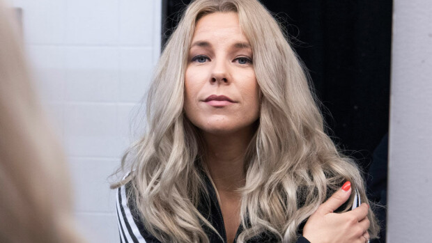 Krista Siegfrids avoimena: menetti isänsä ja isoisänsä lyhyessä ajassa – myös äiti sairastui vakavasti! ”Se oli iso tragedia perheelleni!” Krista Siegfrids