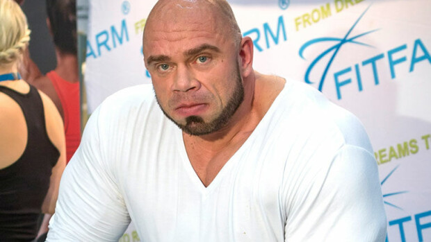 Oho, fanit piirittivät Jari ”Bull” Mentulan fitness-messuilla – kuva! Jari 'Bull' Mentula nähtiin Lahdessa.
