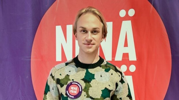 Christoffer Strandberg piikittelee äitiään jouluaattona: ”Olin hyvin vahingoniloinen” Christoffer Strandberg