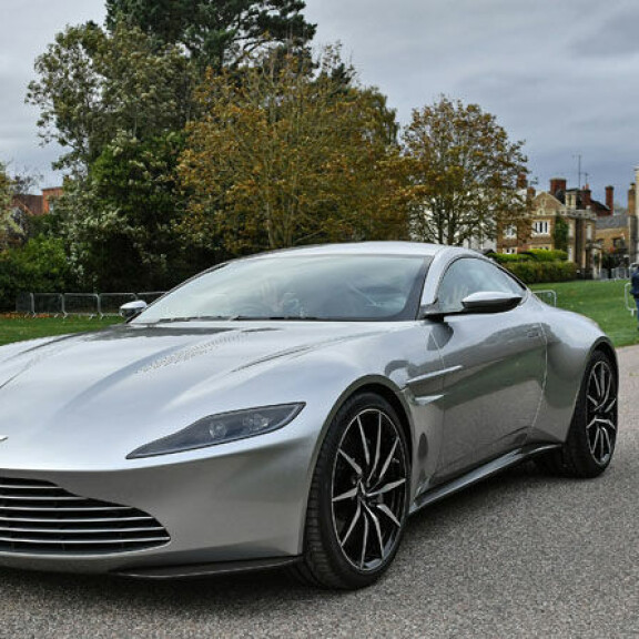 Prinsessa Eugenien hääauto oli todellinen harvinaisuus Bond-leffasta – kuva! Aston Martin