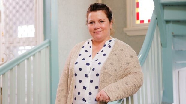 Näyttelijä Kiti Kokkonen omakotitaloelämästään: Olen liian puuhakas löhöilijäksi Kiti Kokkonen