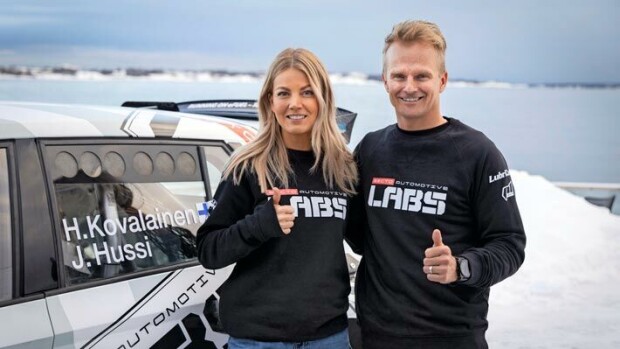 Janni Hussi uudesta aluevaltauksestaan: Rakastan olla epämukavuusalueella Janni Hussi ja Heikki Kovalainen