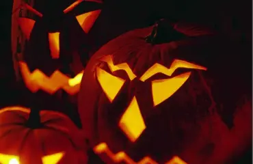 Kurpitsojen kaivertaminen vie ihmisiä sairaalaan halloweenina!