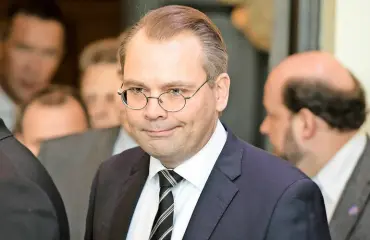Nämä ministerit eivät ole vinguttaneet luottokorttiaan valtion piikkiin – Jussi Niinistö käytti korttia vain kerran!