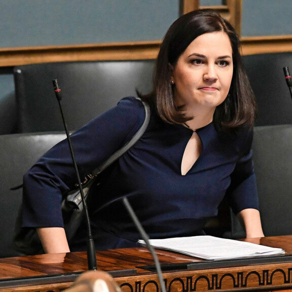 Petteri Orpo vingutti visaa Washingtonissa, Sanni Grahn-Laasonen yöpyi ökysviitissä – näin ministerit törsäsivät luottokorteillaan! Sanni Grahn-Laasonen