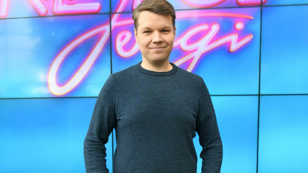 Tällainen nainen on Arska-rakas! Tanssii tähtien kanssa -suosikki Hannes Suomisen avovaimo on mystinen taiteilijasielu Hannes Suomisen Arska-rakas on taiteiljasielu.
