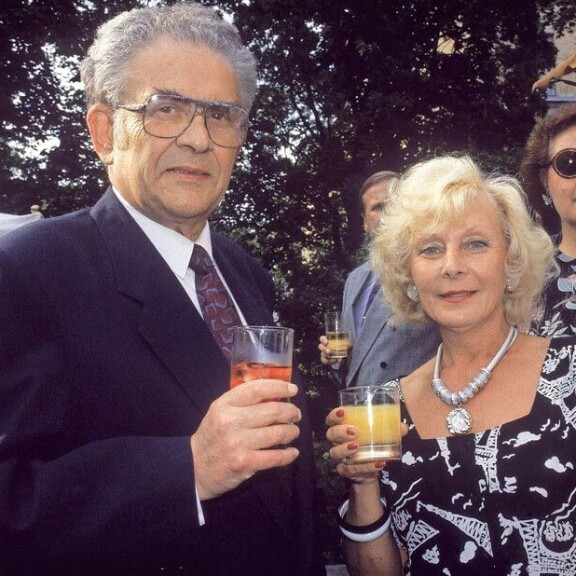 Seela oli naimisissa Elis Sellan kanssa 30 vuotta. Hän jäi leskeksi niin ikään 30 vuotta sitten. Seela oli naimisissa Elis Sellan kanssa 30 vuotta. Hän jäi leskeksi niin ikään 30 vuotta sitten.