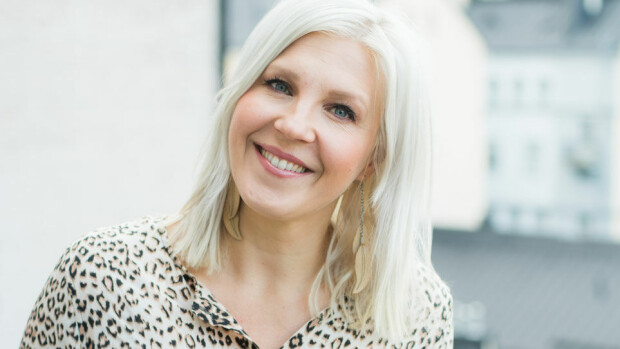 Vappu Pimiä teki melkoisen tyylimuutoksen: nyt on hiuksissa pituutta - kuva! Vappu Pimiä