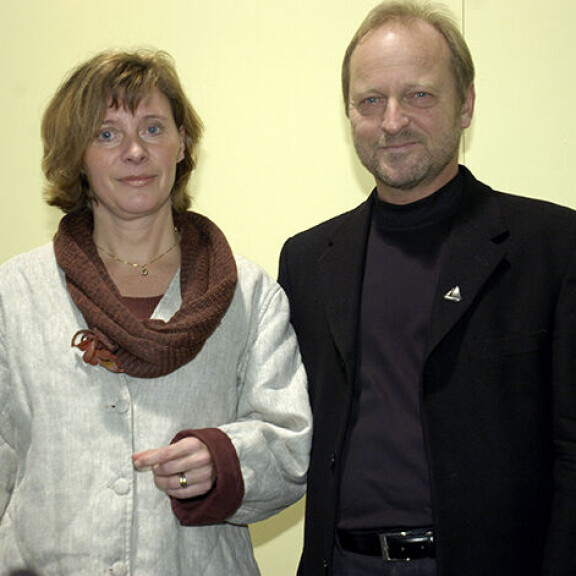 Tommy ja Carita Helsingin kirjamessuilla vuonna 2004. Tommy Hellsten ja Carita