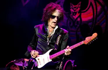 Aerosmith-rokkari kiidätettiin sairaalaan – pökertyi yllättäen konsertin jälkeen!