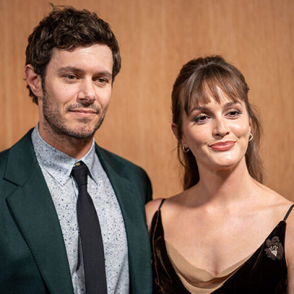 Adam ja Leighton nähtiin marraskuussa Fleishman Is In Trouble-sarjan ensi-illassa. Adam on yksi sarjan näyttelijöistä. Adam Brody ja Leighton Meester