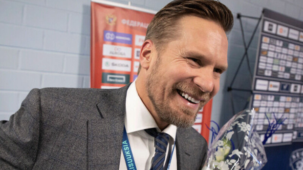 Kimmo Timonen paljastaa: oli viittä vaille, ettei hän olisi koskaan voittanut Stanley Cupia – kiittää paljosta ex-pomoaan: ”Hän sanoi, että älä nyt helkutti vie…” Kimmo Timonen.