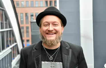 Duudsonien Jarppi Leppälä hemmotteli lapsiaan: ökyautolla leluostoksille – kuva!