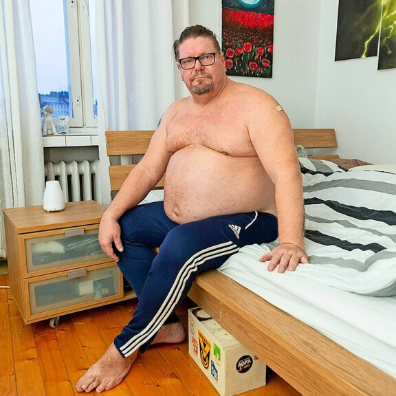 Painon nousu johtuu Henryn oman veikkauksen mukaan testosteronivajeesta. Testosteronin määrä oli mittauksessa selvästi alle miesten viitearvojen. Painon nousu johtuu Henryn oman veikkauksen mukaan testosteronivajeesta. Testosteronin määrä oli mittauksessa selvästi alle miesten viitearvojen.