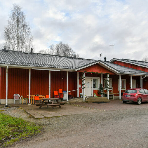 Phesyn löytöeläinkodilla on kantasopimukset seitsemän kunnan kanssa: Lahden, Hollolan, Heinolan, Orimattilan, Asikkalan, Padasjoen ja Kuhmoisten. Phesyn löytöeläinkodilla on kantasopimukset seitsemän kunnan kanssa: Lahden, Hollolan, Heinolan, Orimattilan, Asikkalan, Padasjoen ja Kuhmoisten.