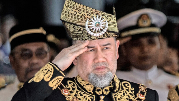 Missikaunotar nai kuninkaan: häät lehdistöltä piilossa – kuva! Malesian kuningas Muhammad V