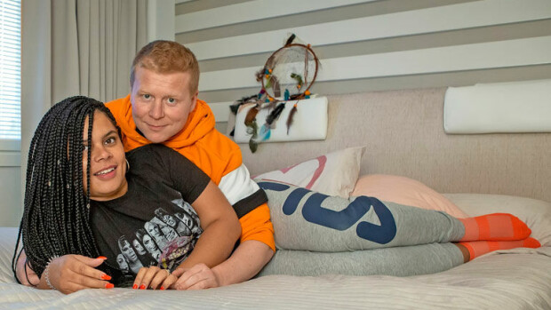 Sampo Kaulasen Minttu-vaimo avautuu: Sampon lääkitys tappoi seksielämämme! Sampo Kaulasen lääkitys tappoi pariskunnan seksielämän.