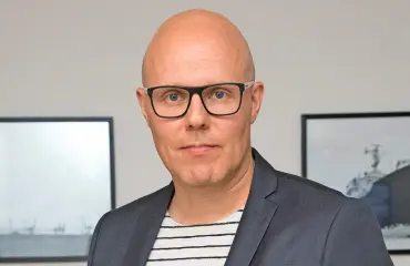 Auts, Aki Linnanahde joutui erittäin kivuliaaseen onnettomuuteen: Lepattava sormenpää saatiin kursittua!