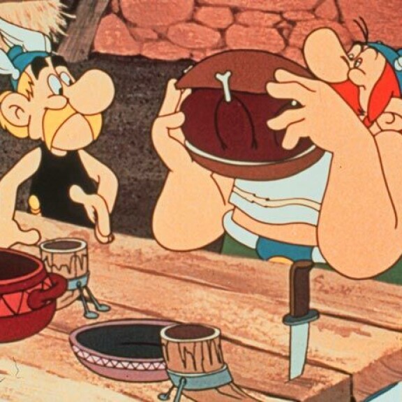 Immu kuvailee lapsuuden ruokailutottumusten olleen samanlaisia kuin sarjakuvasankari Asterixin (vas.) Obelix-kaverilla. Immu kuvailee lapsuuden ruokailutottumusten olleen samanlaisia kuin sarjakuvasankari Asterixin (vas.) Obelix-kaverilla.