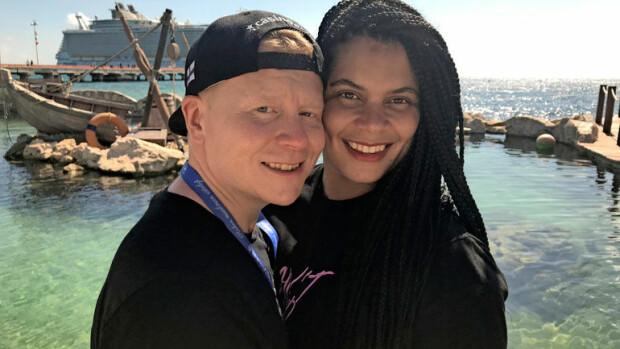 Sampo Kaulasen ja Michele-vaimon vauhdikas loma Karibialla: Mintun rinnat pullahtivat ulos uimapuvusta! Sampo ja Minttu Kaulasella oli vauhdikas loma.