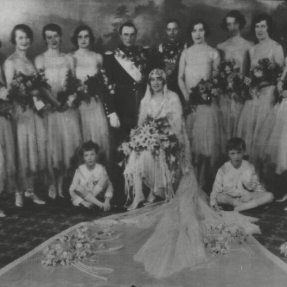 Tässä on Norjan kruununprinssiparin Haakonin ja Mette-Maritin koti – komealla funkistalolla värikäs historia! Norjan kuningaspari Olavi ja Märtha