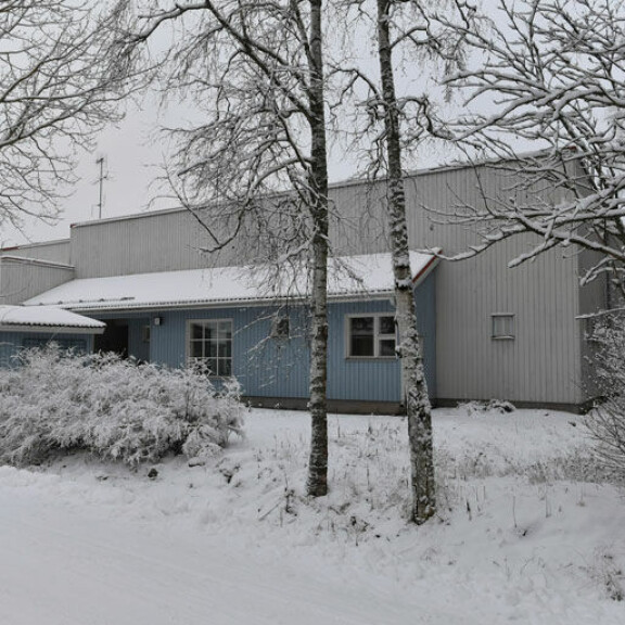 Tiia vaihtoi miehensä kanssa kaupungin hulinat maaseudun rauhaan. Tiia vaihtoi miehensä kanssa kaupungin hulinat maaseudun rauhaan.