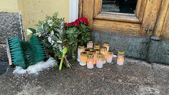 Uusi silminnäkijä! Ullanlinnan henkirikoksesta epäilty ajoi Volvon mereen – eläkeläismies näki karmean tapahtuman aitiopaikalta: ”Sitten kuului vain huutoa” Ullanlinnan henkirikos.