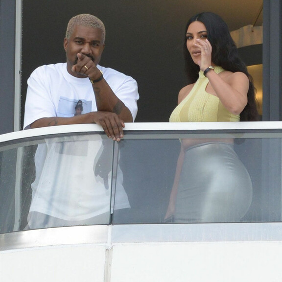 Kanye West ei pystynyt pitämään näppejään erossa Kim-vaimostaan: tarrasi jättipeppuun intohimoisella hetkellä – kuva! Kim Kardashian ja Kanye West