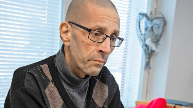 Kuolemansairas tangotähti Jarmo Pellinen viettää viimeiset päivät kotonaan – Satu-rakas jäi töistä pois huolehtimaan miehestään: ”On tehnyt pahaa seurata kärsimyksiä” Jarmo Pellinen sairastaa parantumatonta syöpää.