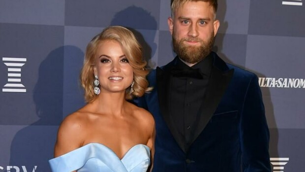 Janni Hussi paljastaa blogissa karun totuuden lemmenlomasta uuden rakkaansa Joel Harkimon kanssa - 'Kuvat menivät vähän uusiksi!' janni hussi ja joel harkimo