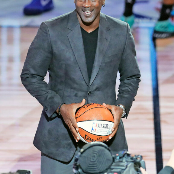 Rikkaimmat amerikkalaisjulkkikset listattiin – tosi-tv-seksipommi loihti yli 800 miljoonan omaisuuden! Michael Jordan