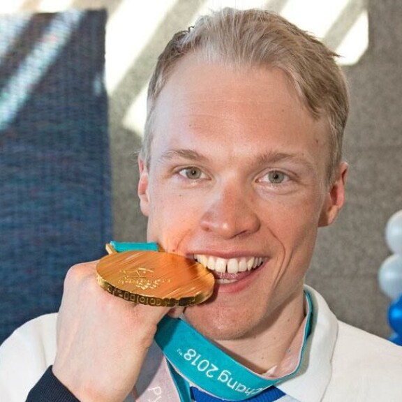 Isyyslomalla oleva Elastinen paljastaa - odottaa jo pian syntyvän tyttärensä näkemistä: 'Jännittävä hetki ja ainutlaatuinen fiilis' iivo niskanen