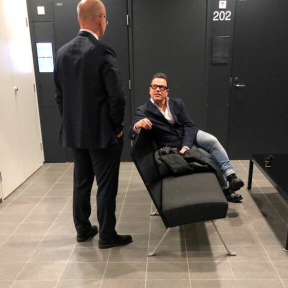 Teuvo Loman kuvattuna keskiviikkona Helsingin käräjäoikeudessa. Teuvo Loman