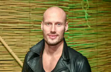 Selviytyjät-komistus Kim Herold esitteli kauniin Kia-siskonsa: molemmat menestyivät malleina Milanossa – kuva!